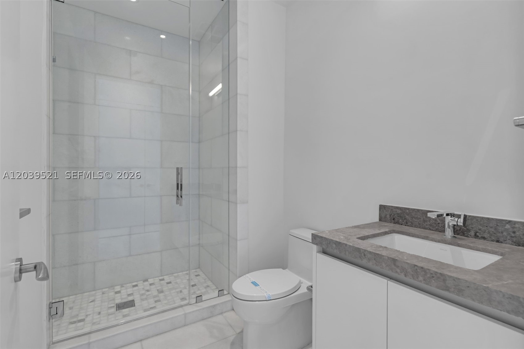 Una Residences - Residential Lease