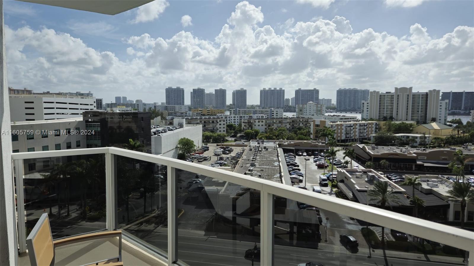 TRUMP INTERNATIONAL SONES - Residential