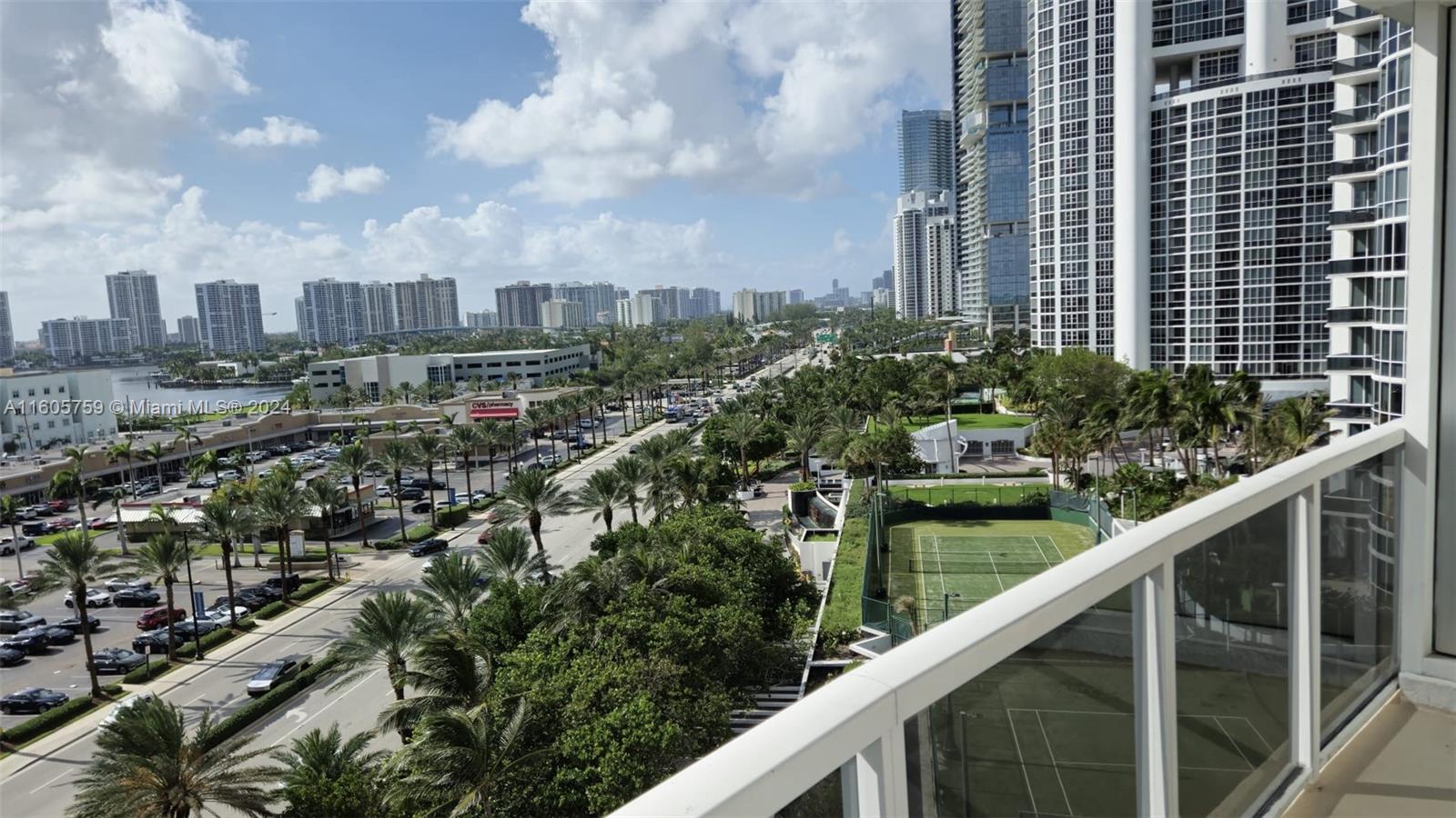 TRUMP INTERNATIONAL SONES - Residential