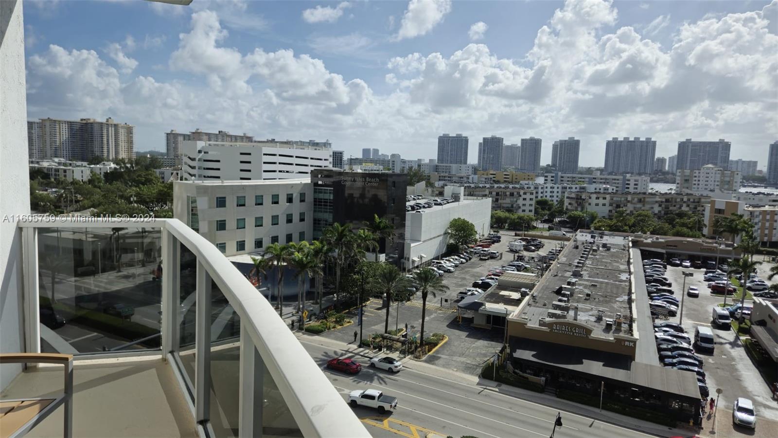 TRUMP INTERNATIONAL SONES - Residential