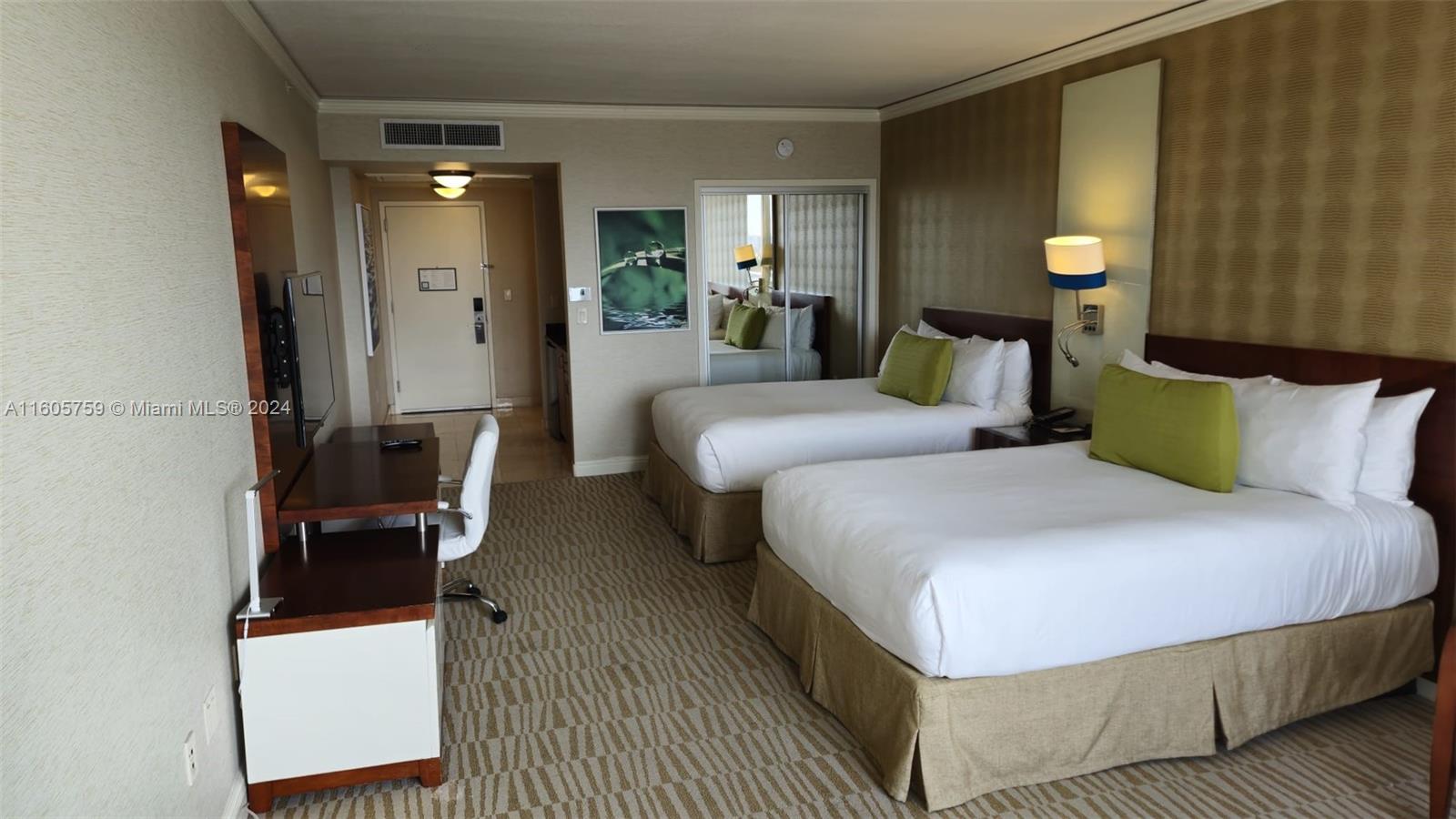 TRUMP INTERNATIONAL SONES - Residential