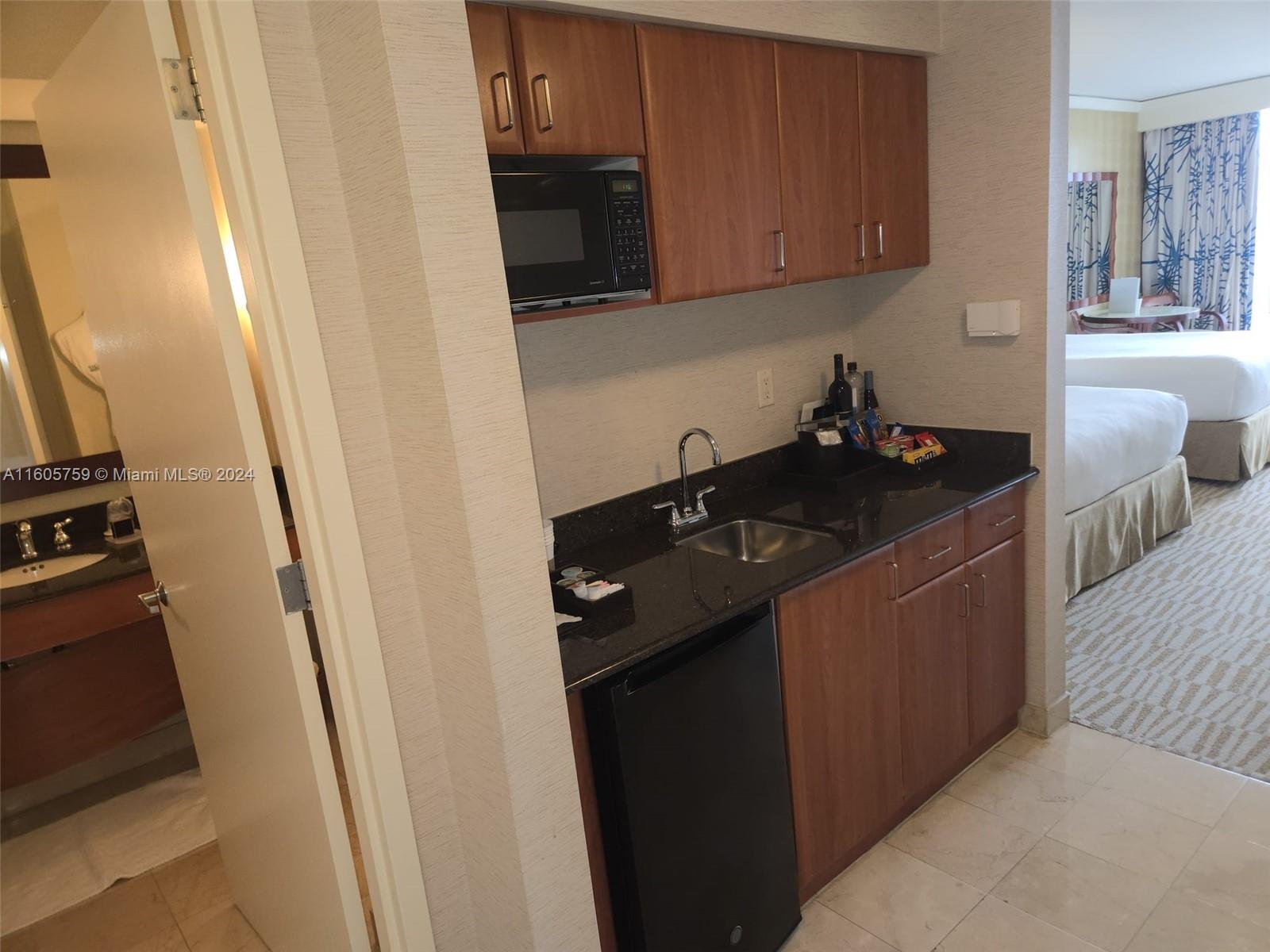 TRUMP INTERNATIONAL SONES - Residential