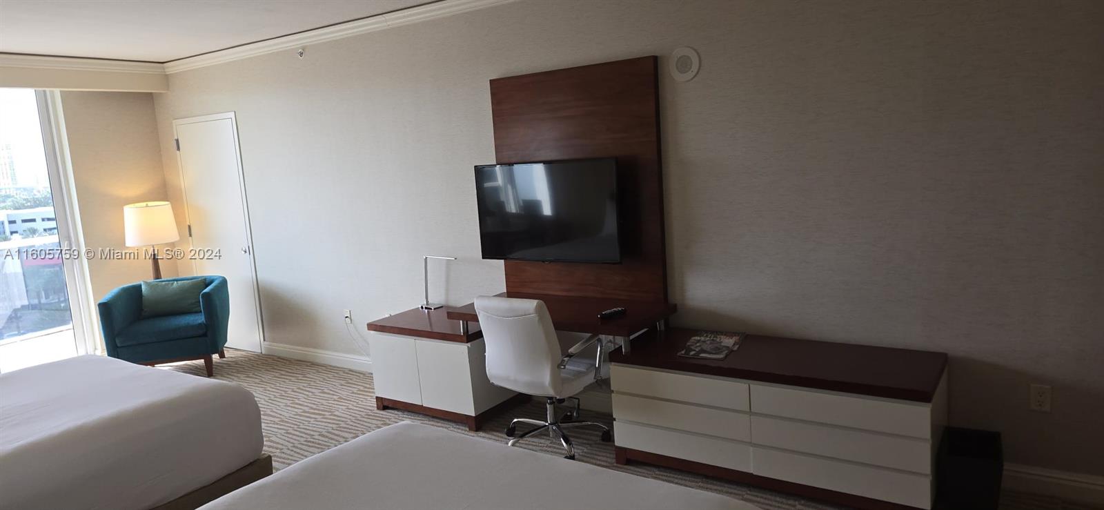 TRUMP INTERNATIONAL SONES - Residential