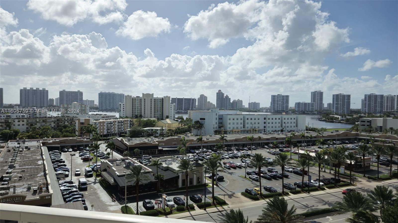 TRUMP INTERNATIONAL SONES - Residential