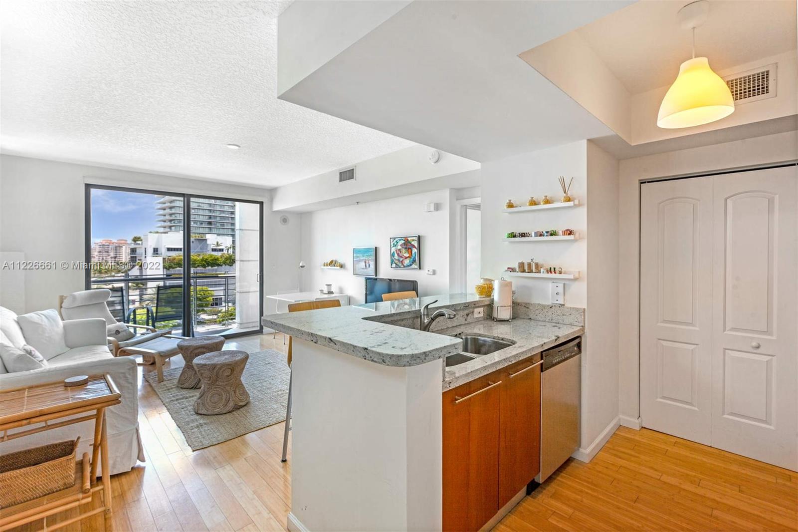 THE COSMOPOLITAN RESIDENC - Residential