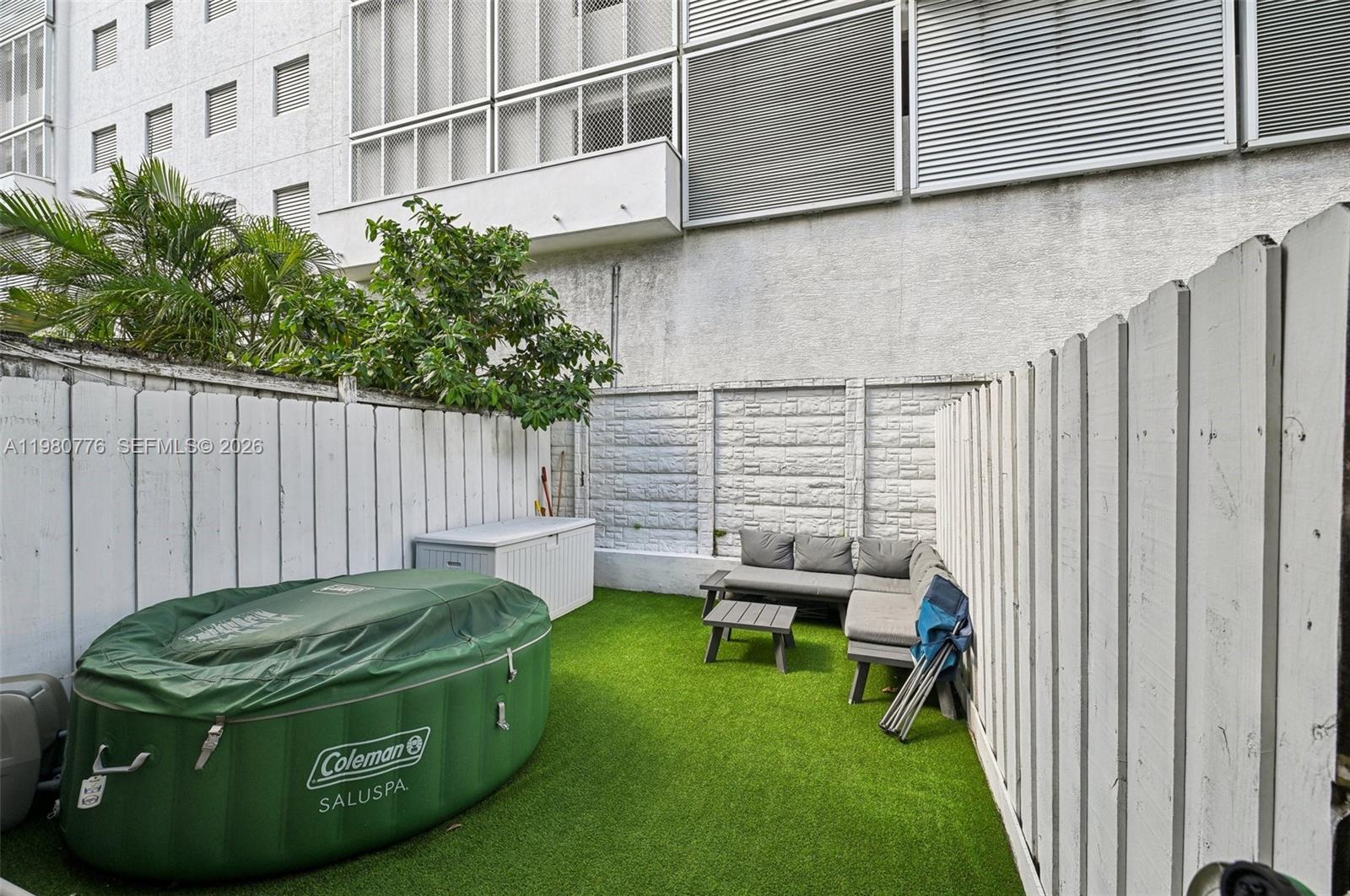 RIVER CLUB TOWNHOUSE COND - Residential