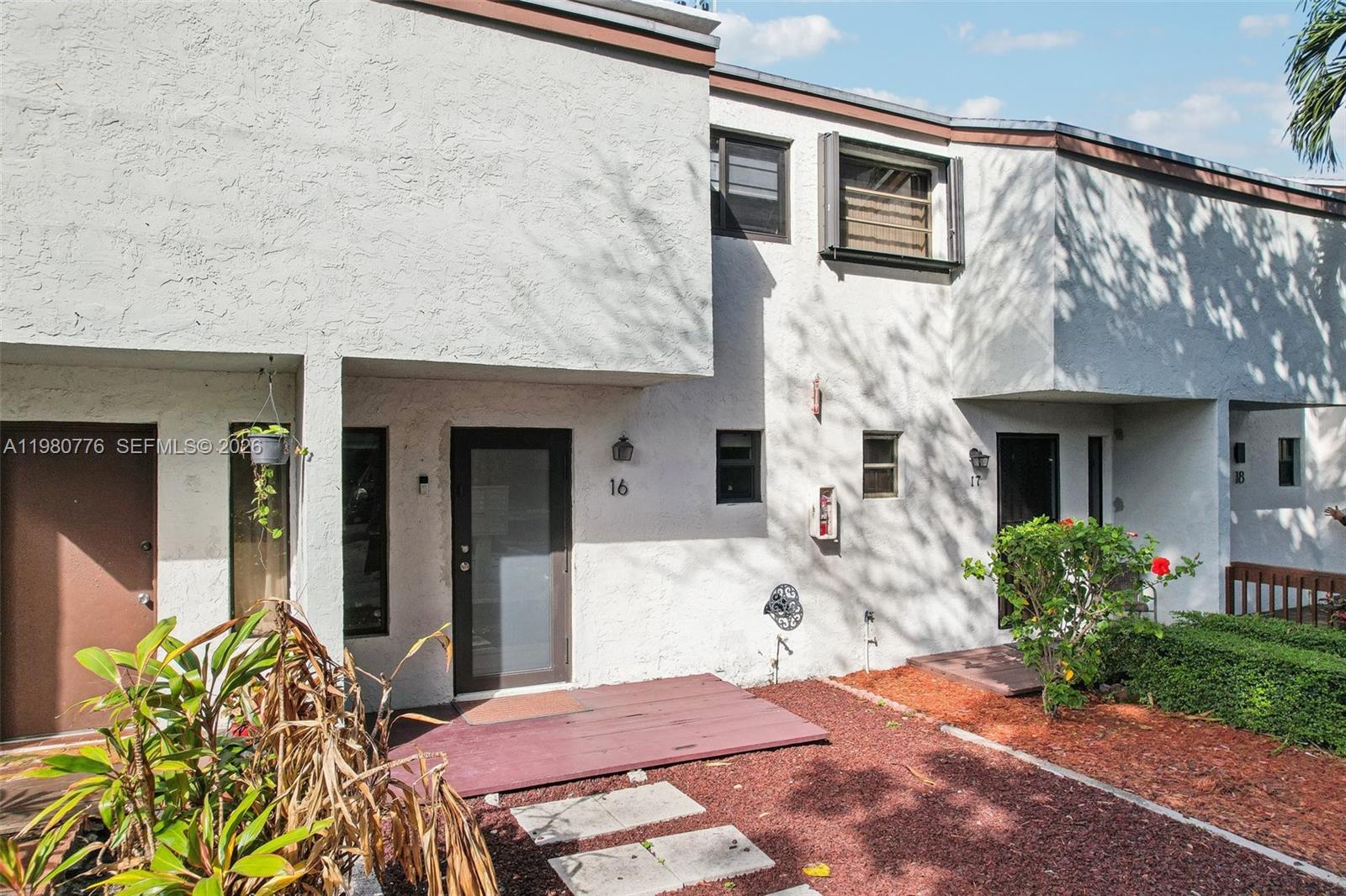 RIVER CLUB TOWNHOUSE COND - Residential