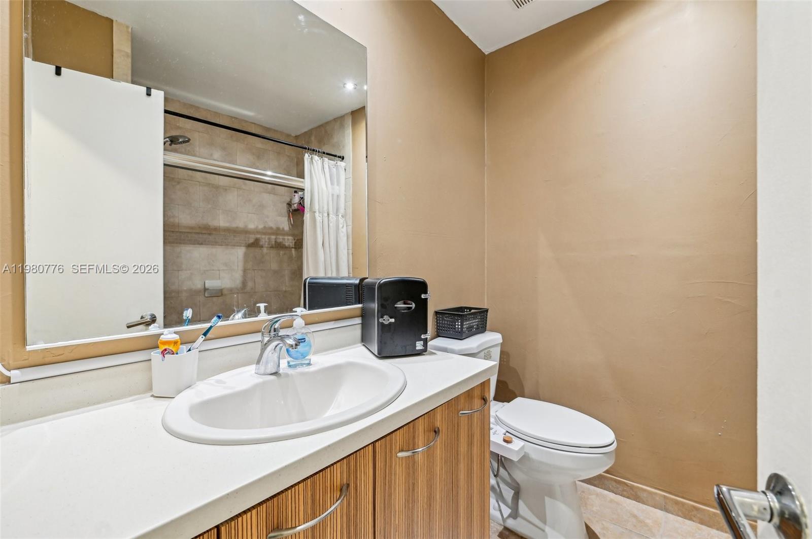 RIVER CLUB TOWNHOUSE COND - Residential