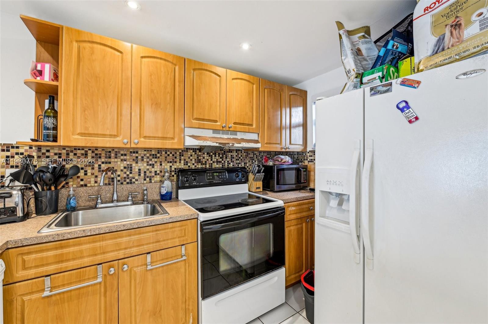 RIVER CLUB TOWNHOUSE COND - Residential