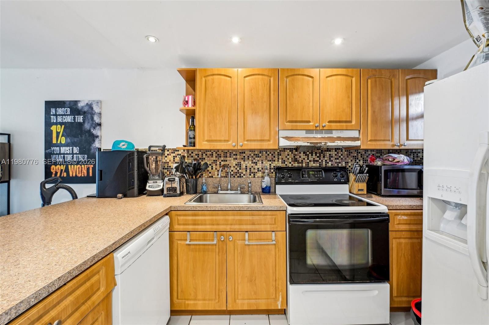 RIVER CLUB TOWNHOUSE COND - Residential