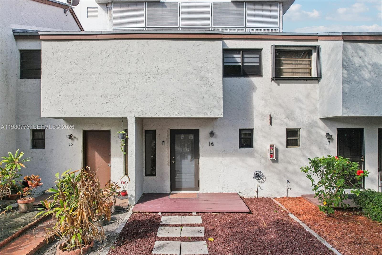 RIVER CLUB TOWNHOUSE COND - Residential