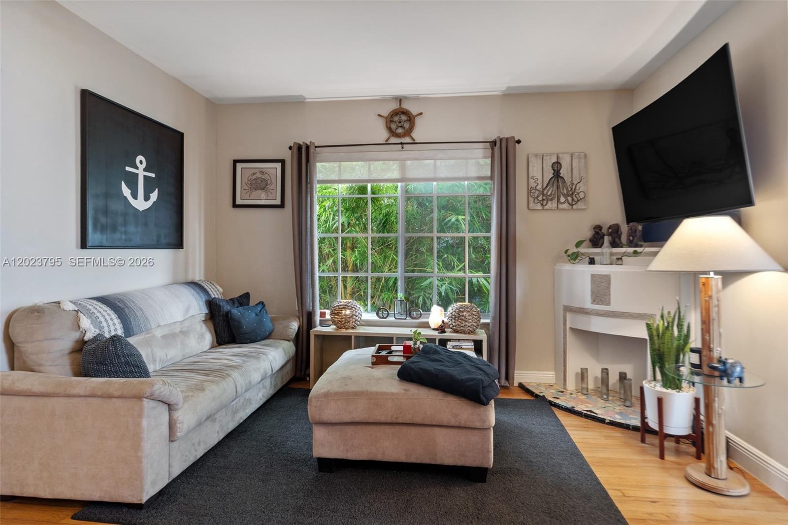 This gorgeous corner unit is located in the heart of South Beach. Offers beautiful natural light, wood floors, high impact windows, walk-in closet, enclosed bedroom, Art Deco, fireplace, washer, dryer, spacious renovated and bathroom with marble floors, very nice kitchen with gas stove. Location cannot be better! Walking distance to Lincoln Road, Ocean Drive, and South of Fifth.