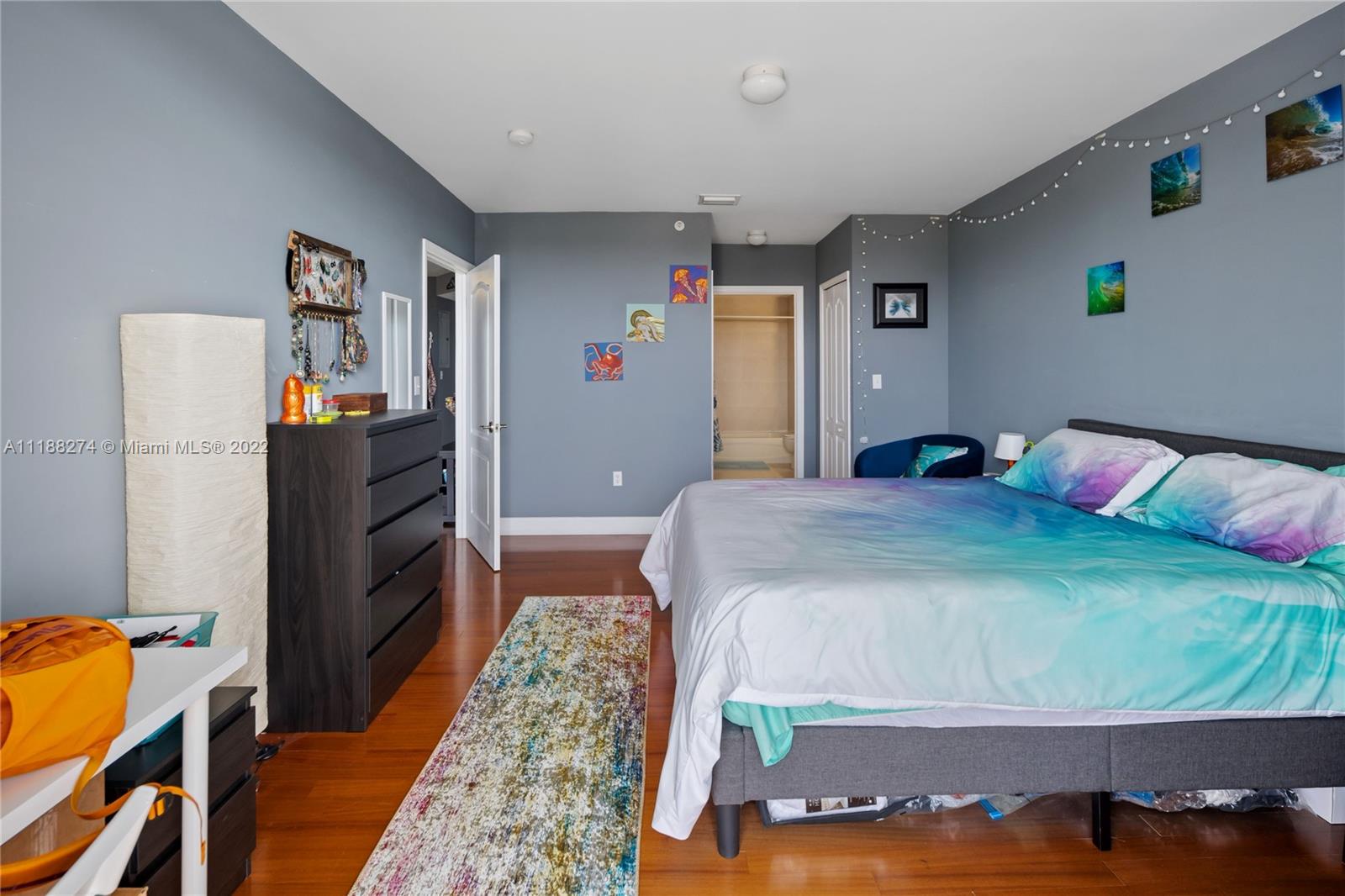 GROVE WAY CONDO - Residential