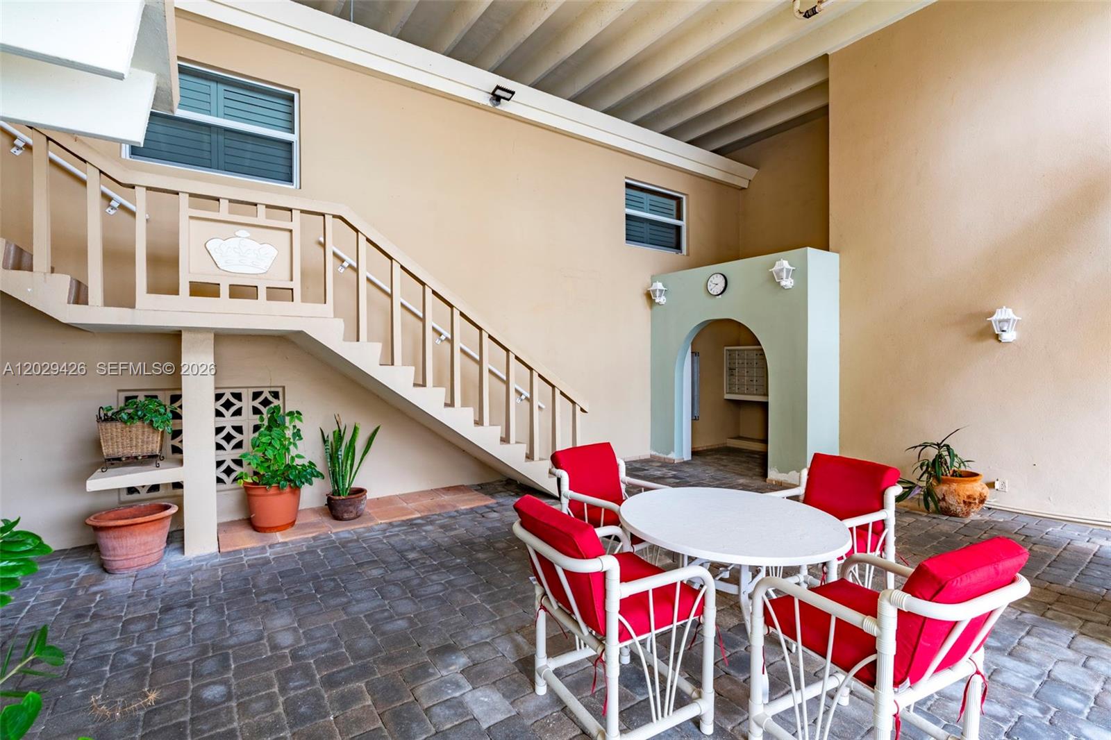 IMPERIAL HOUSE INC - Residential