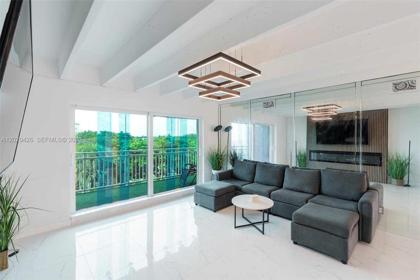 IMPERIAL HOUSE INC - Residential