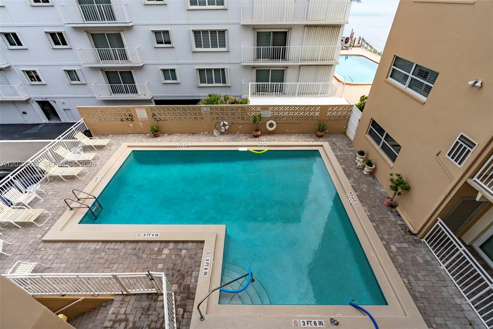 IMPERIAL HOUSE INC - Residential