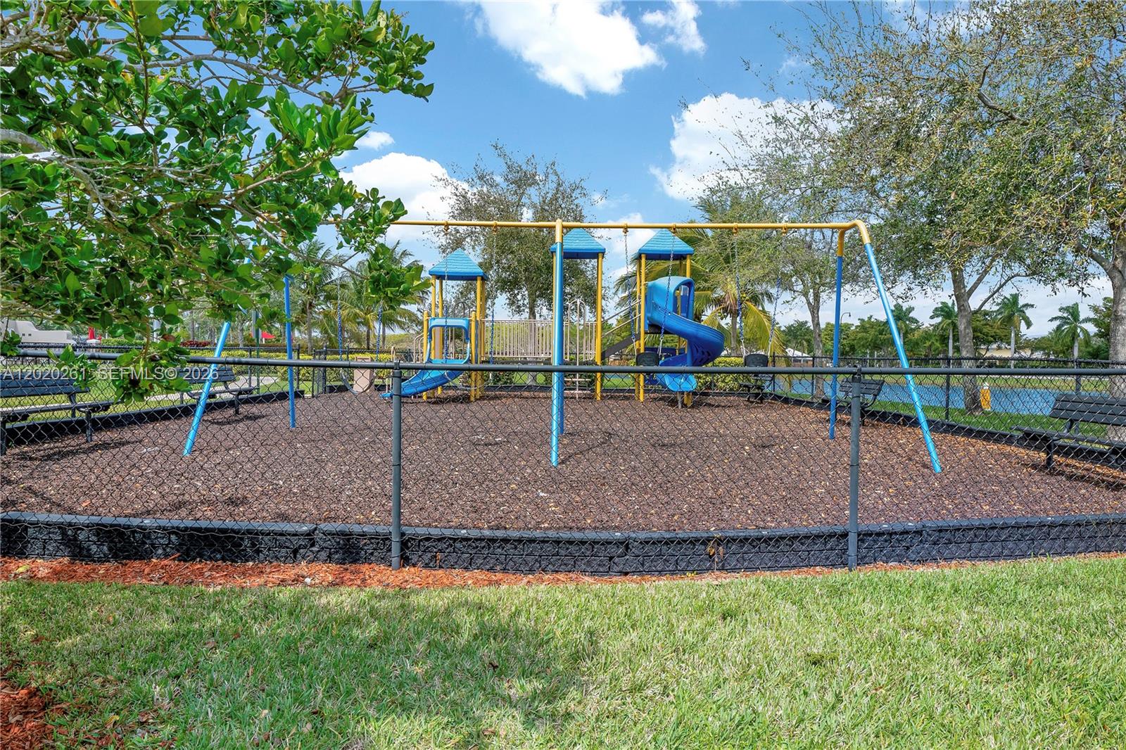 THE COURTS AT BAYSHORE II - Residential