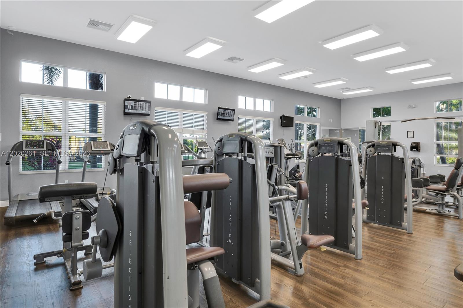 THE COURTS AT BAYSHORE II - Residential