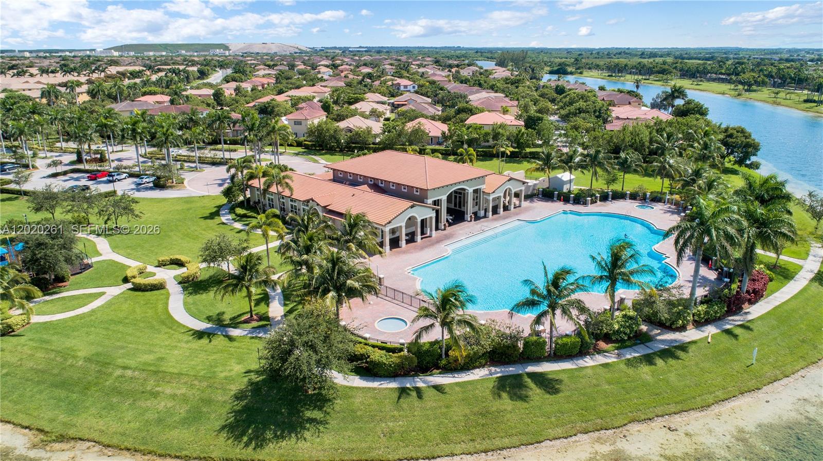 THE COURTS AT BAYSHORE II - Residential