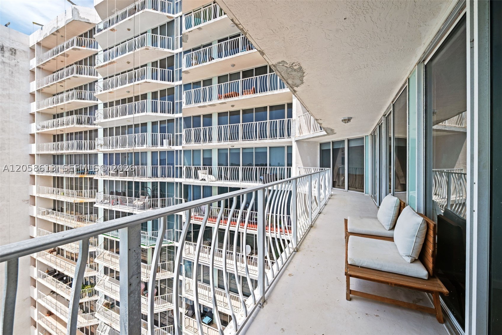 THE GRANDVIEW PALACE COND - Residential