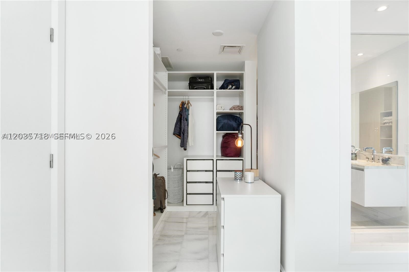 ESCOTTONIA PARK - Residential Lease