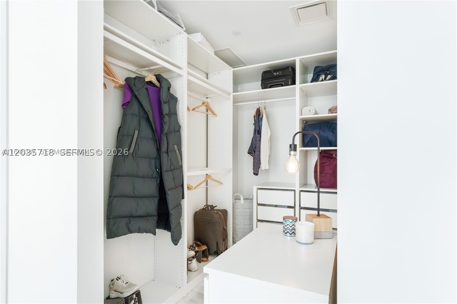 ESCOTTONIA PARK - Residential Lease
