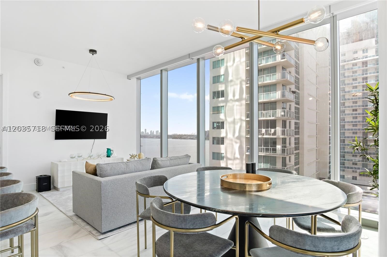 ESCOTTONIA PARK - Residential Lease