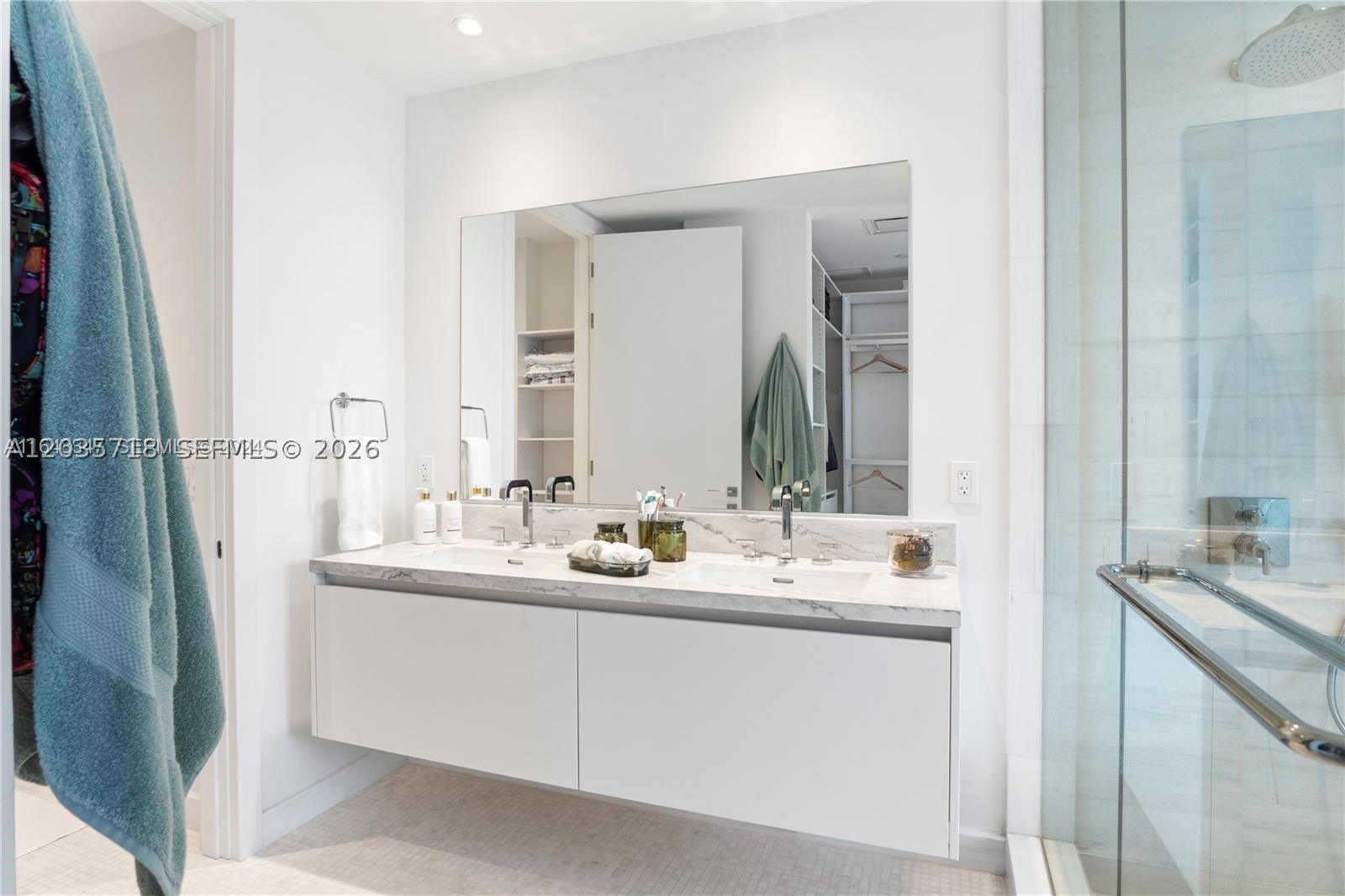 ESCOTTONIA PARK - Residential Lease