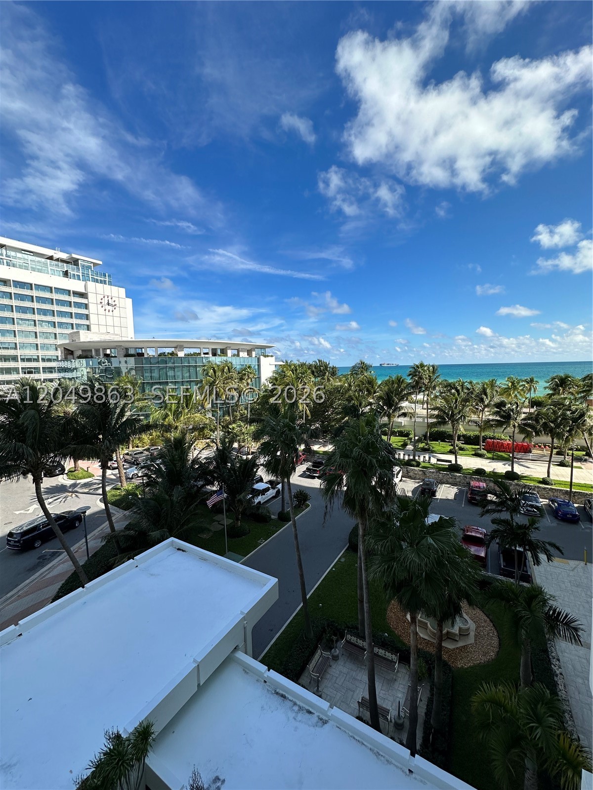 Beautiful one bedroom apt with one and half bathroom, direct ocean front views.Unfurnished and available for annual rent.