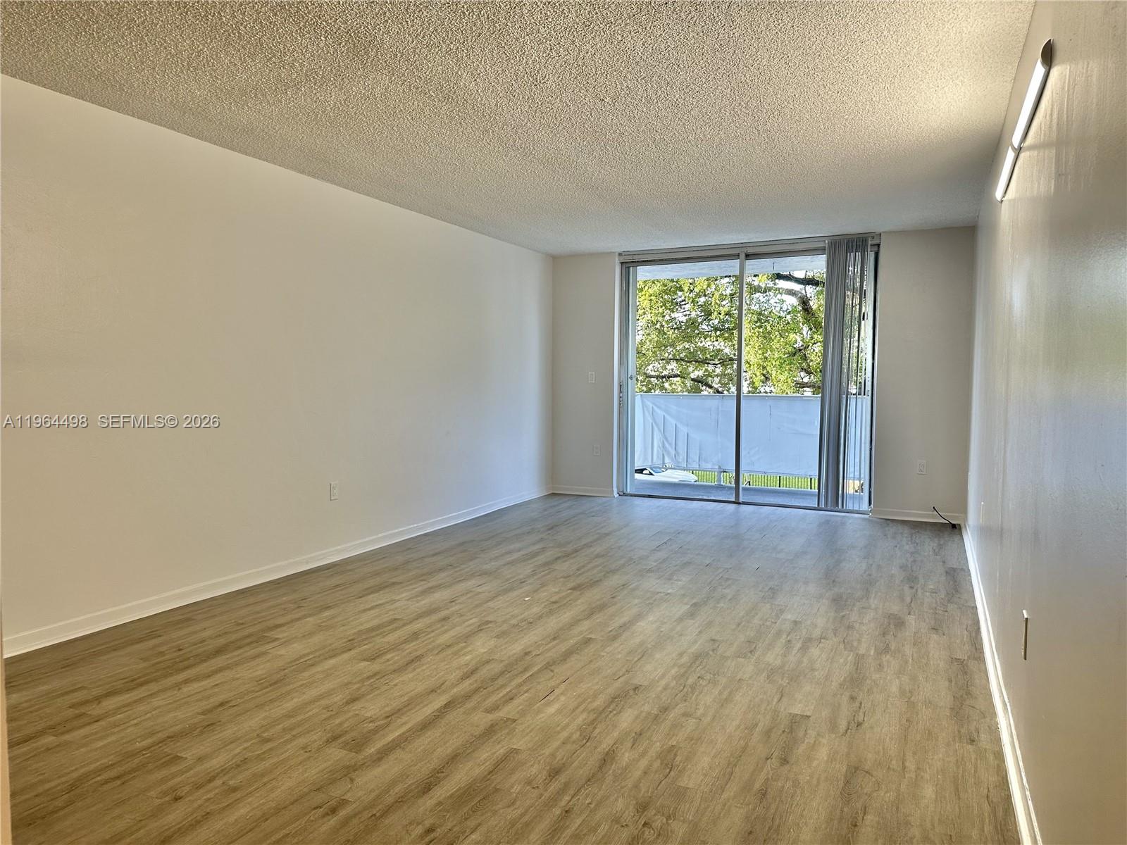 THREE HORIZONS NORTH COND - Residential