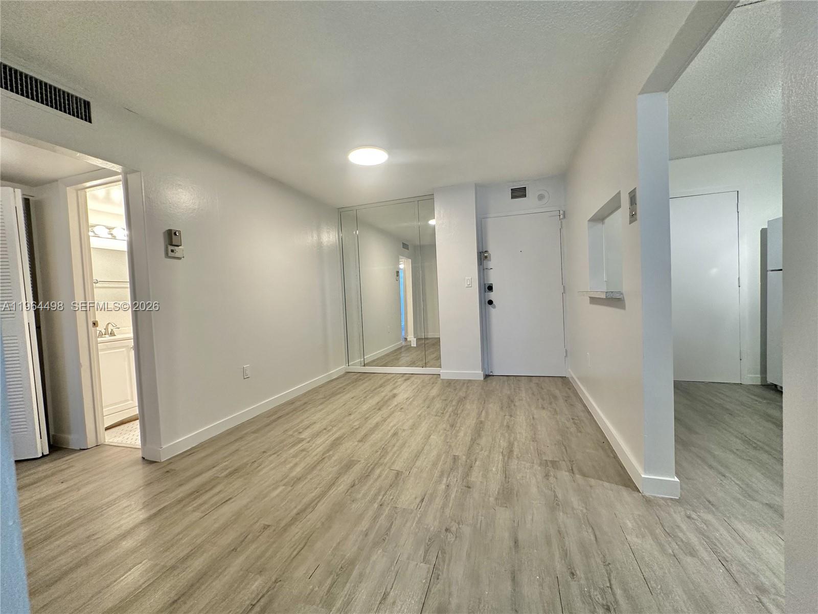 THREE HORIZONS NORTH COND - Residential