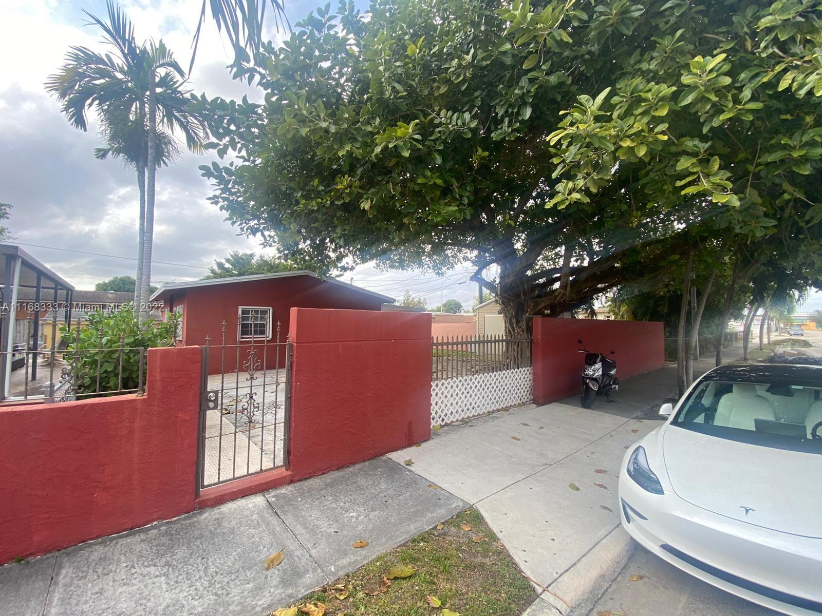 HIALEAH 9TH ADDN - Residential Lease