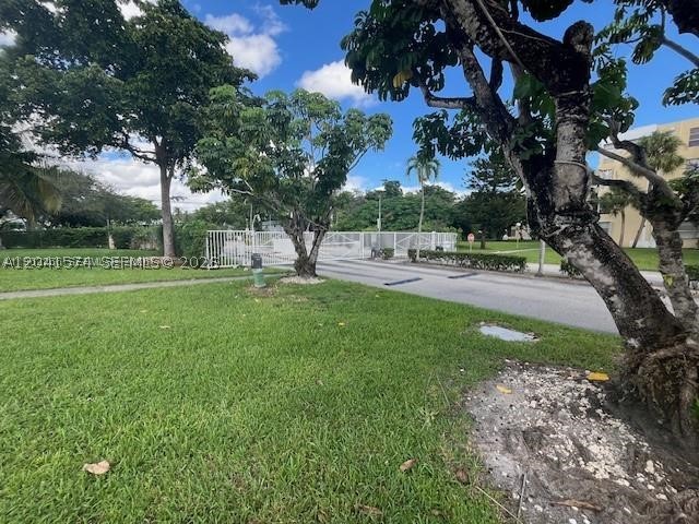 LAKE PARK CONDO NO 1 - BL - Residential