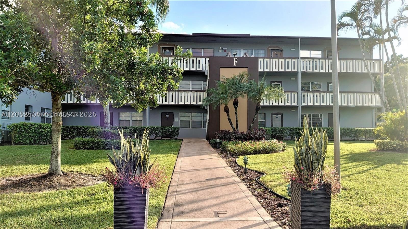 SUFFOLK AT CENTURY VILLAG - Residential Lease