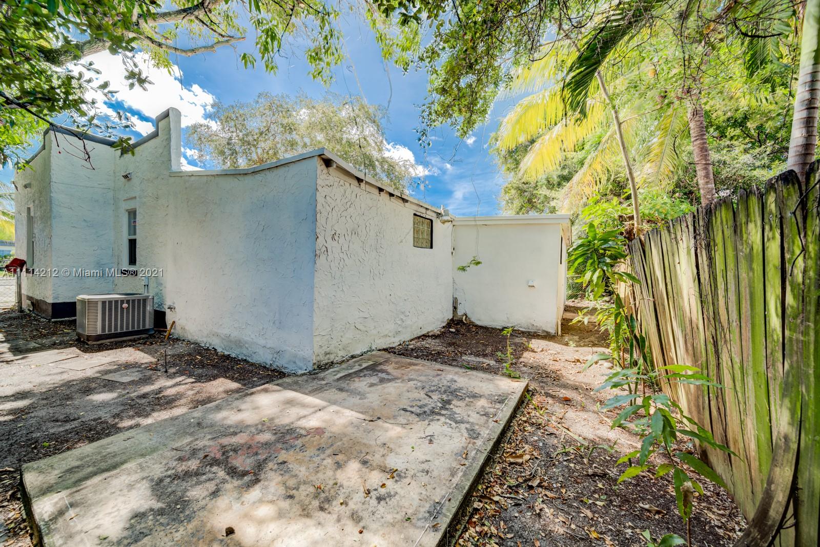 PINE HIGHLANDS - Residential Lease