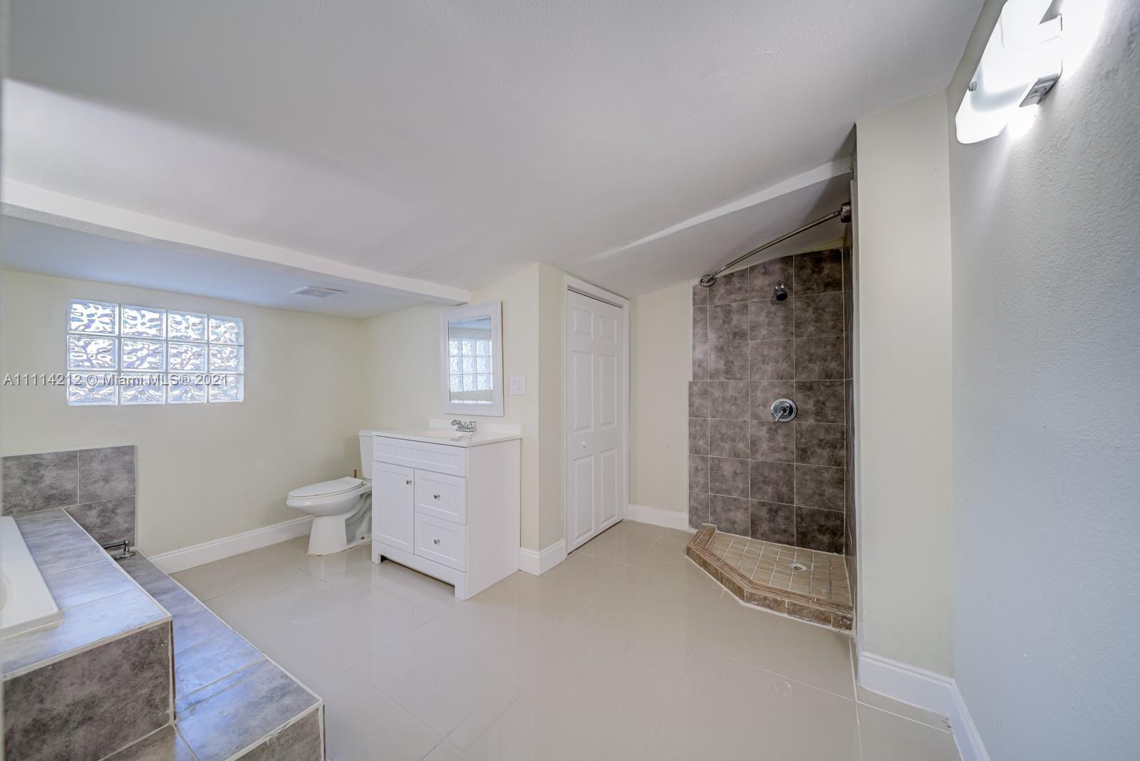 PINE HIGHLANDS - Residential Lease
