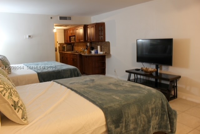 THE AVENTURA BEACH CLUB C - Residential Lease