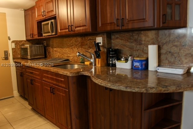 THE AVENTURA BEACH CLUB C - Residential Lease