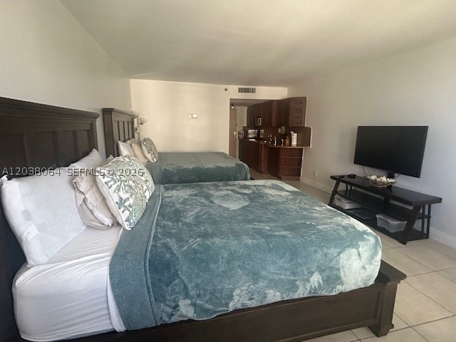 THE AVENTURA BEACH CLUB C - Residential Lease