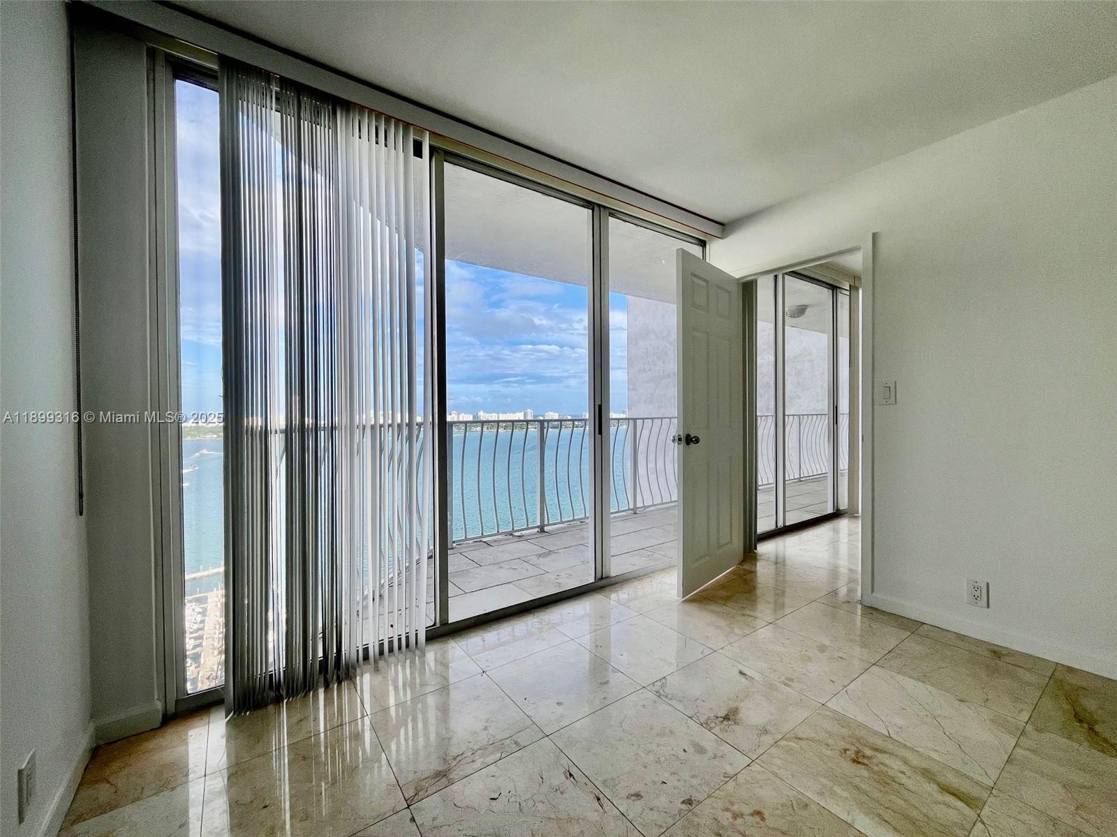 THE GRANDVIEW PALACE COND - Residential
