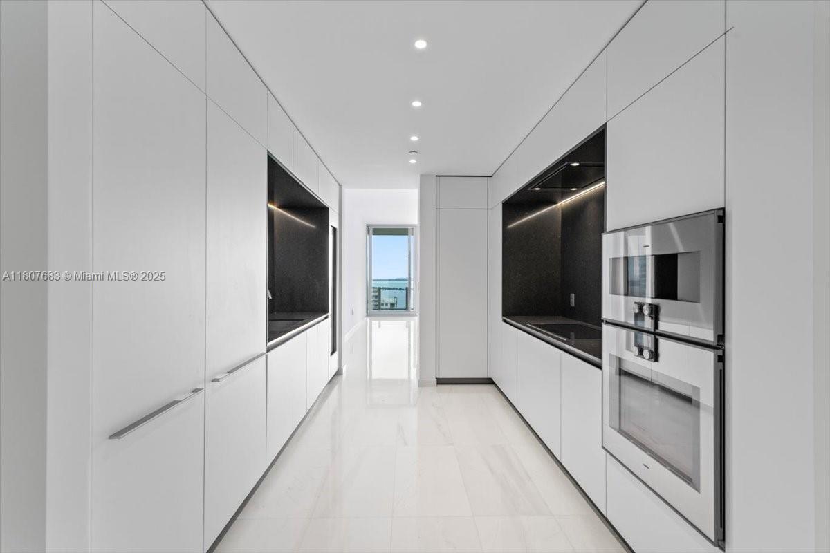 ASTON MARTIN RESIDENCES - Residential Lease