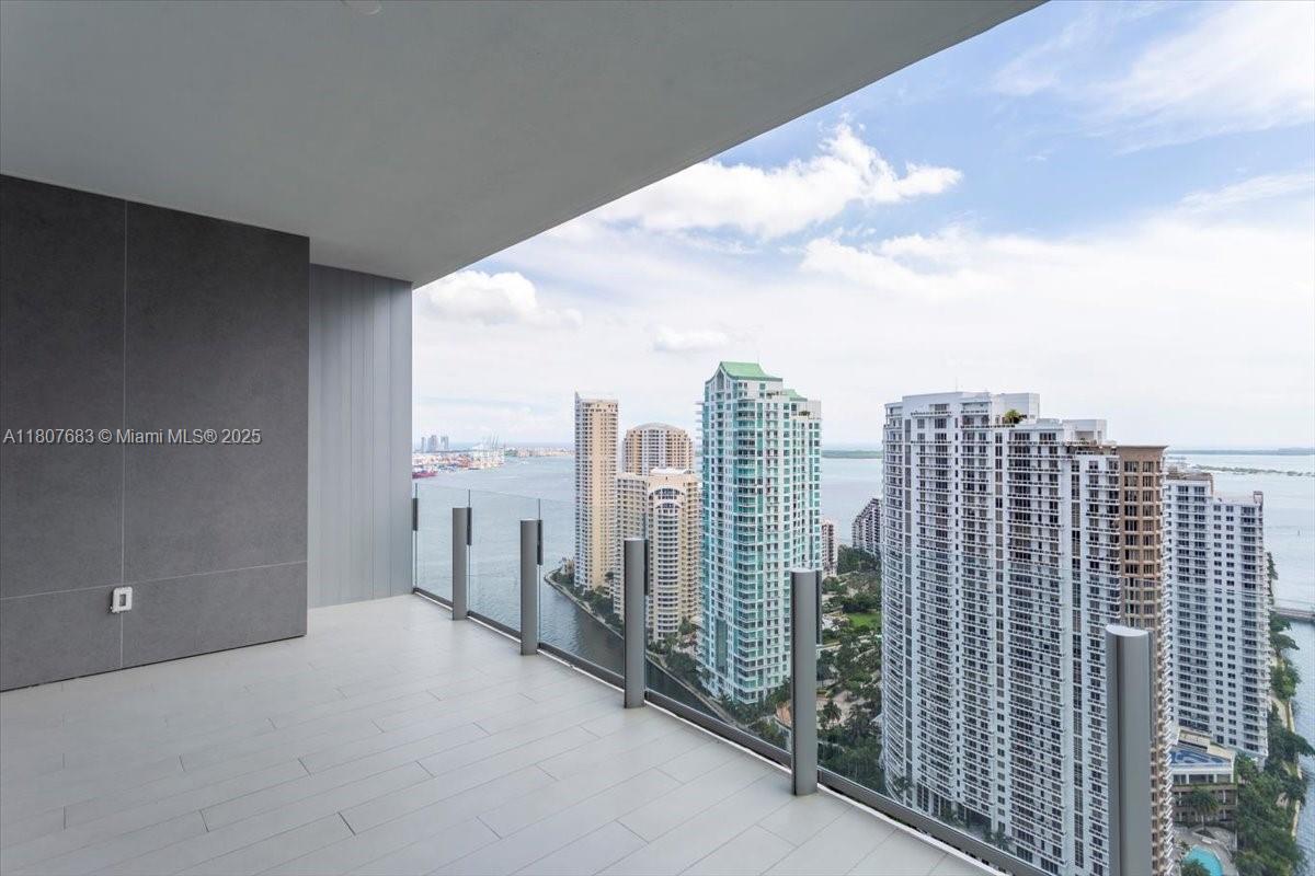 ASTON MARTIN RESIDENCES - Residential Lease