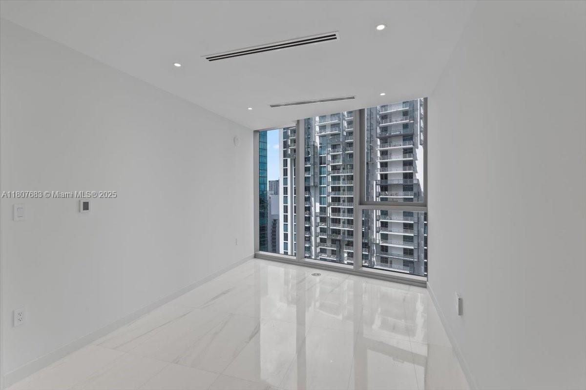 ASTON MARTIN RESIDENCES - Residential Lease