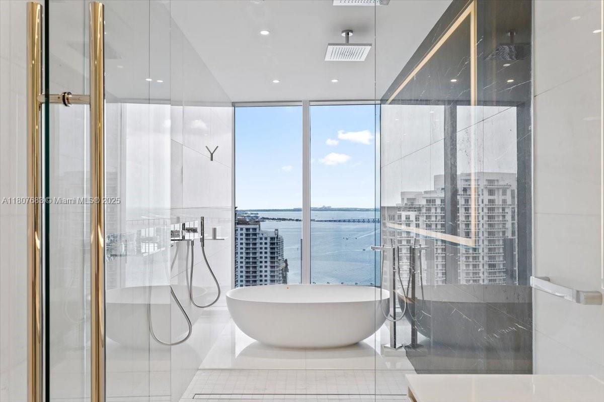 ASTON MARTIN RESIDENCES - Residential Lease