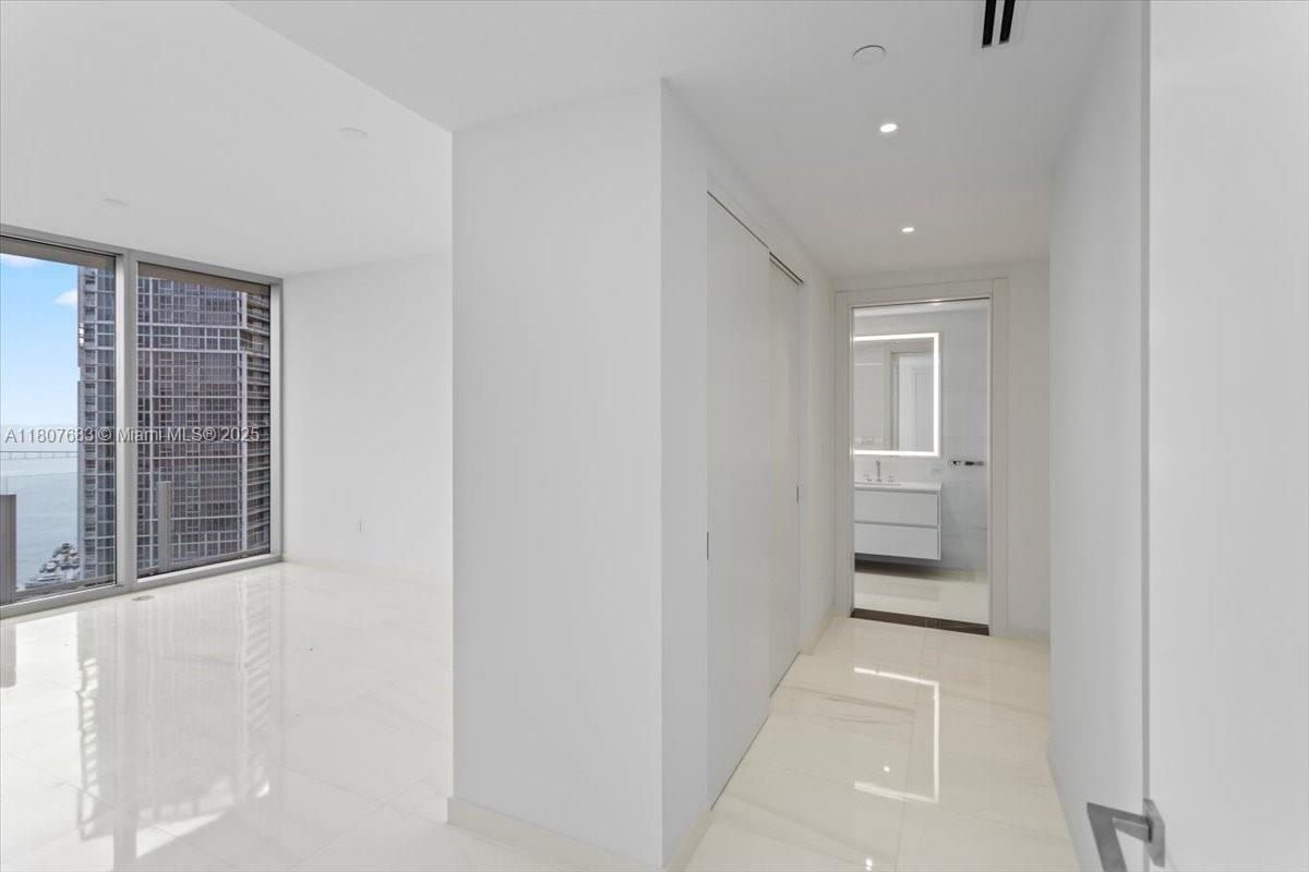 ASTON MARTIN RESIDENCES - Residential Lease