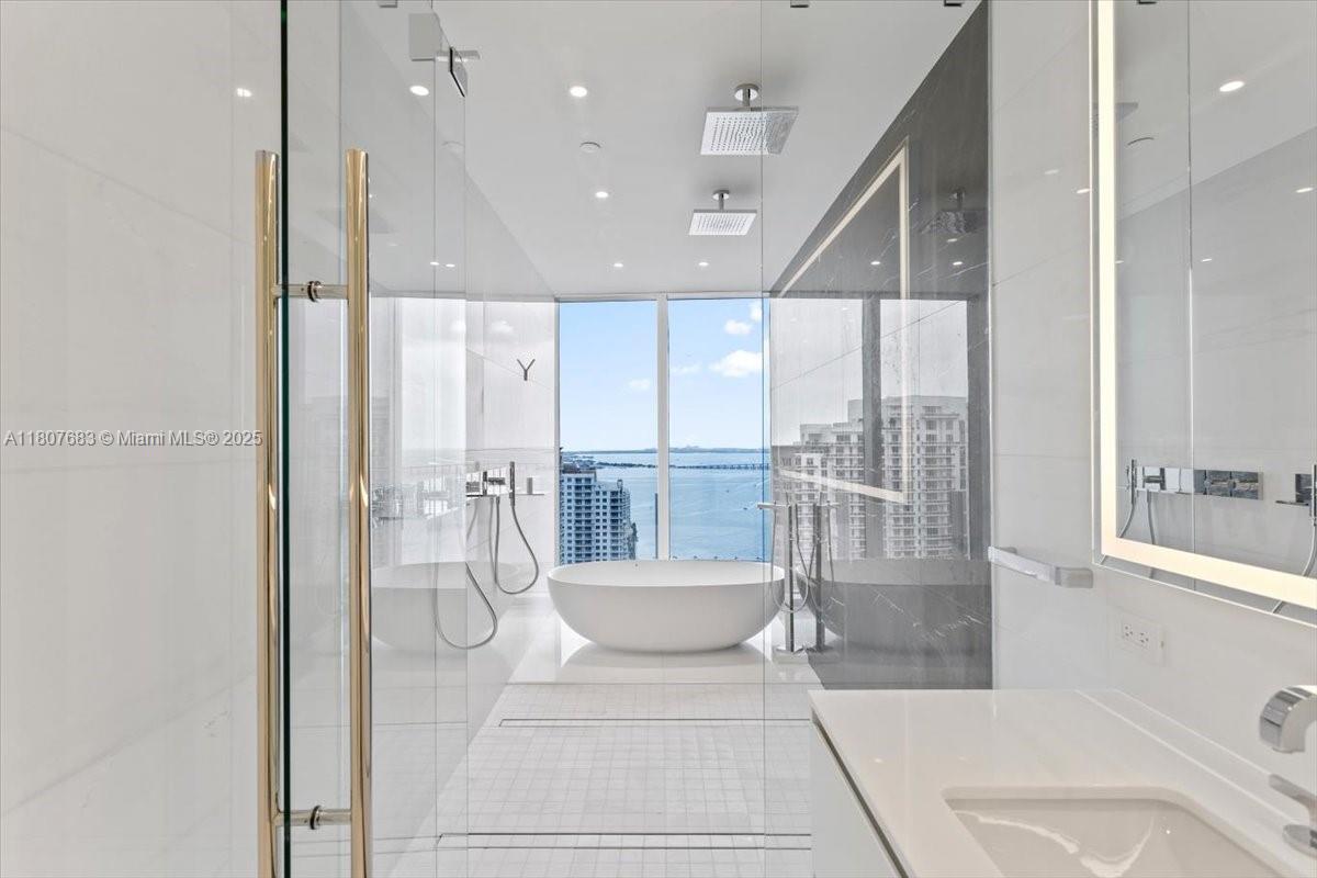 ASTON MARTIN RESIDENCES - Residential Lease