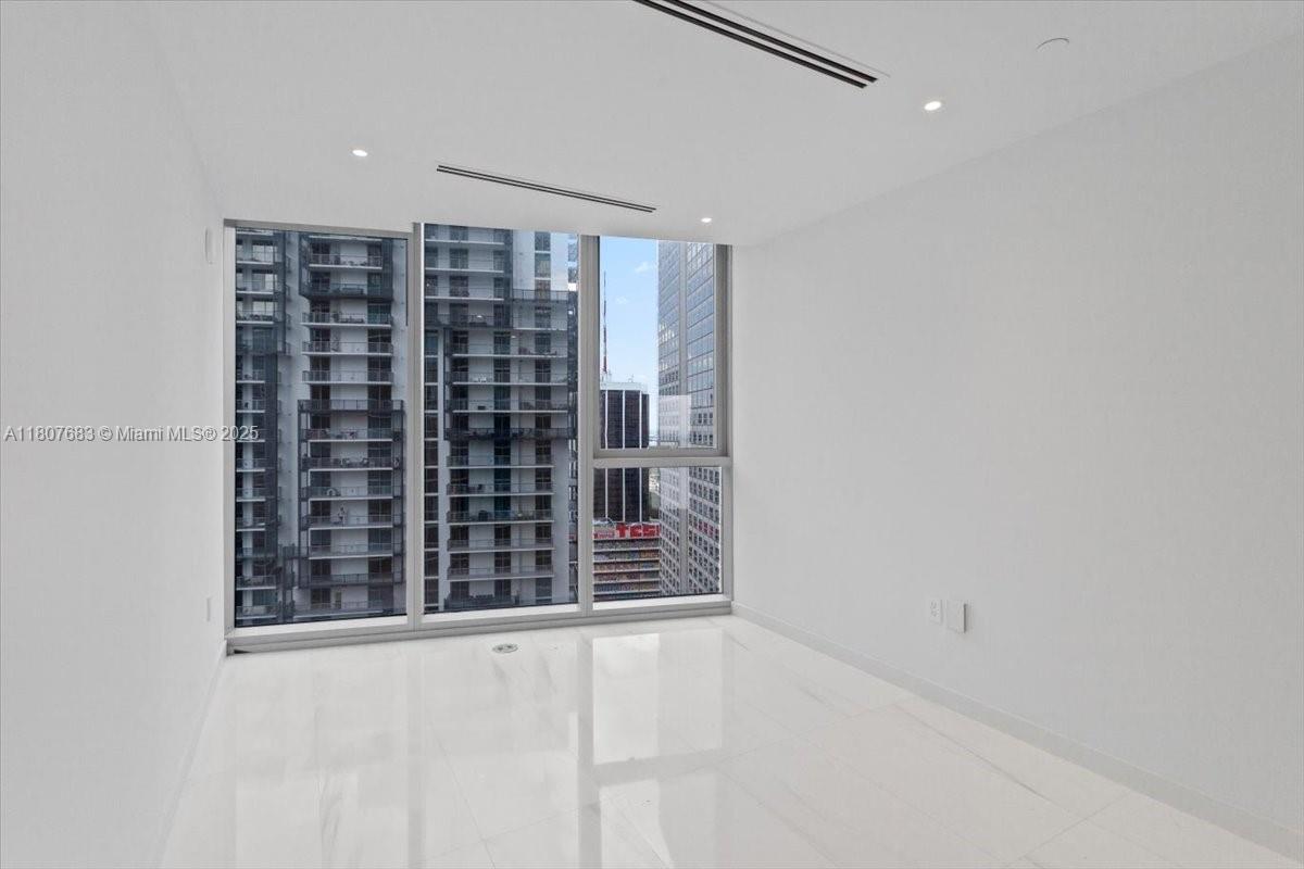 ASTON MARTIN RESIDENCES - Residential Lease
