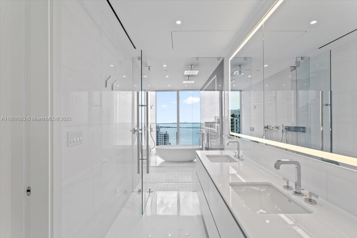 ASTON MARTIN RESIDENCES - Residential Lease