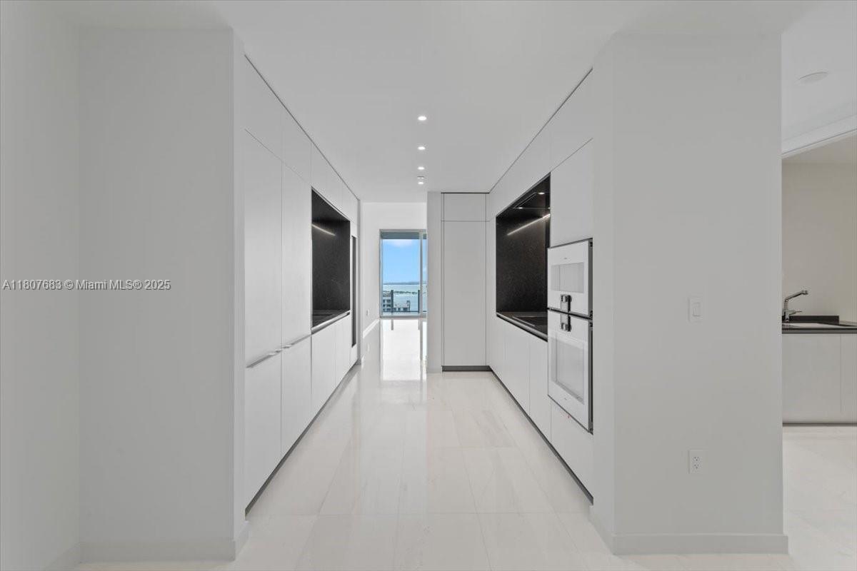 ASTON MARTIN RESIDENCES - Residential Lease