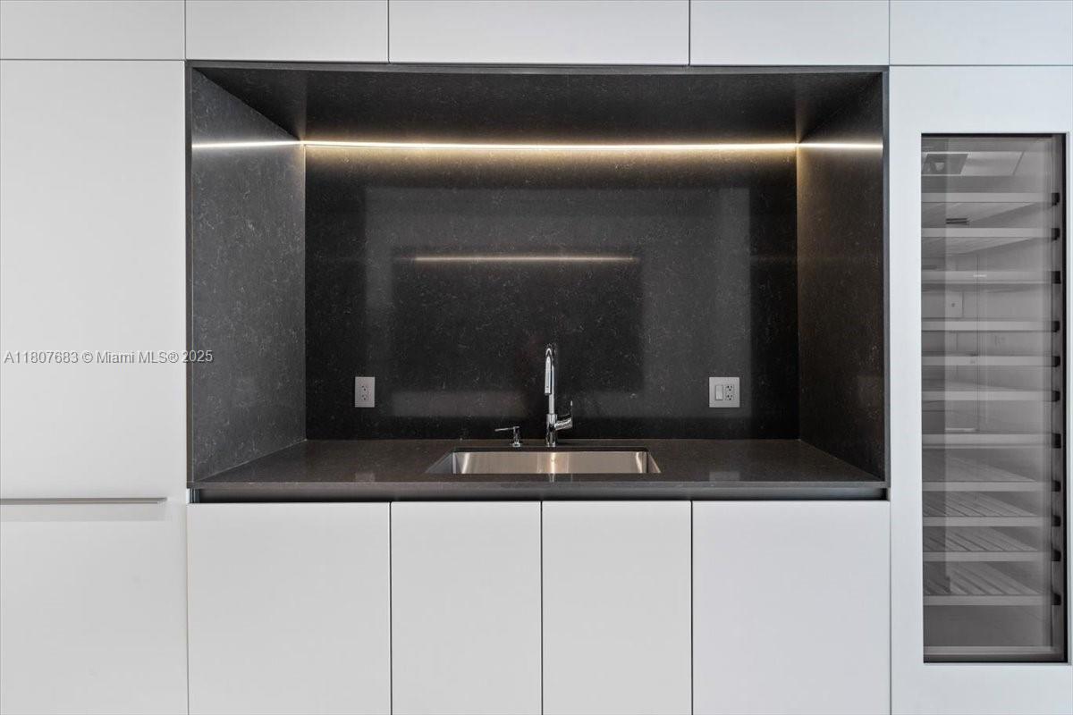 ASTON MARTIN RESIDENCES - Residential Lease